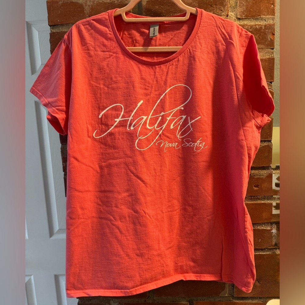 Gildan 2X Halifax Nova Scotia Coral Heavy Cotton T-Shirt. PTP 23”